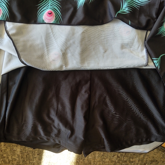 Bathing suit - Picture 4 of 4